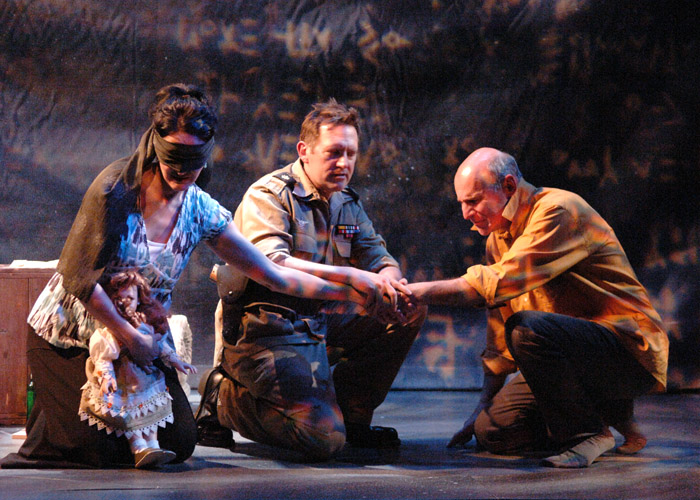 The Alliance Theatre cast of Ken Lin's " ... said, Said," 2006. Photo: Greg Mooney 
