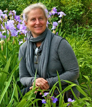 Pattiy Torno in her CURVE Studios Garden photo by Mary Gabbett
